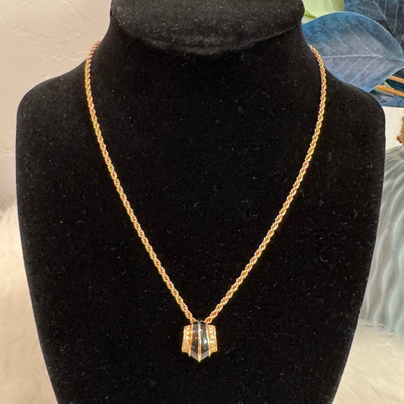 4. Christian Dior Crystals Shell Necklace - Picture 2 of 16